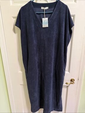 Barefoot Dreams NWT Navy Terry cloth caftan , sz M